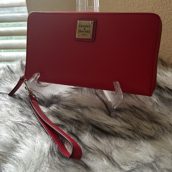Dooney and Bourke tomato red Large Zip around long wallet/ wristlet NWT - Picture 6 of 13